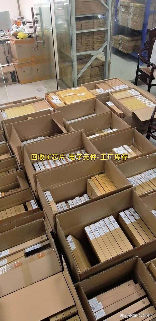 在现代数据处理和存储需求日益增长的背景下,三星存储内存以其出色的